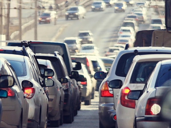 Bỏ túi 7 kinh nghiệm giúp lái xe số sàn 'mượt mà' và an toàn